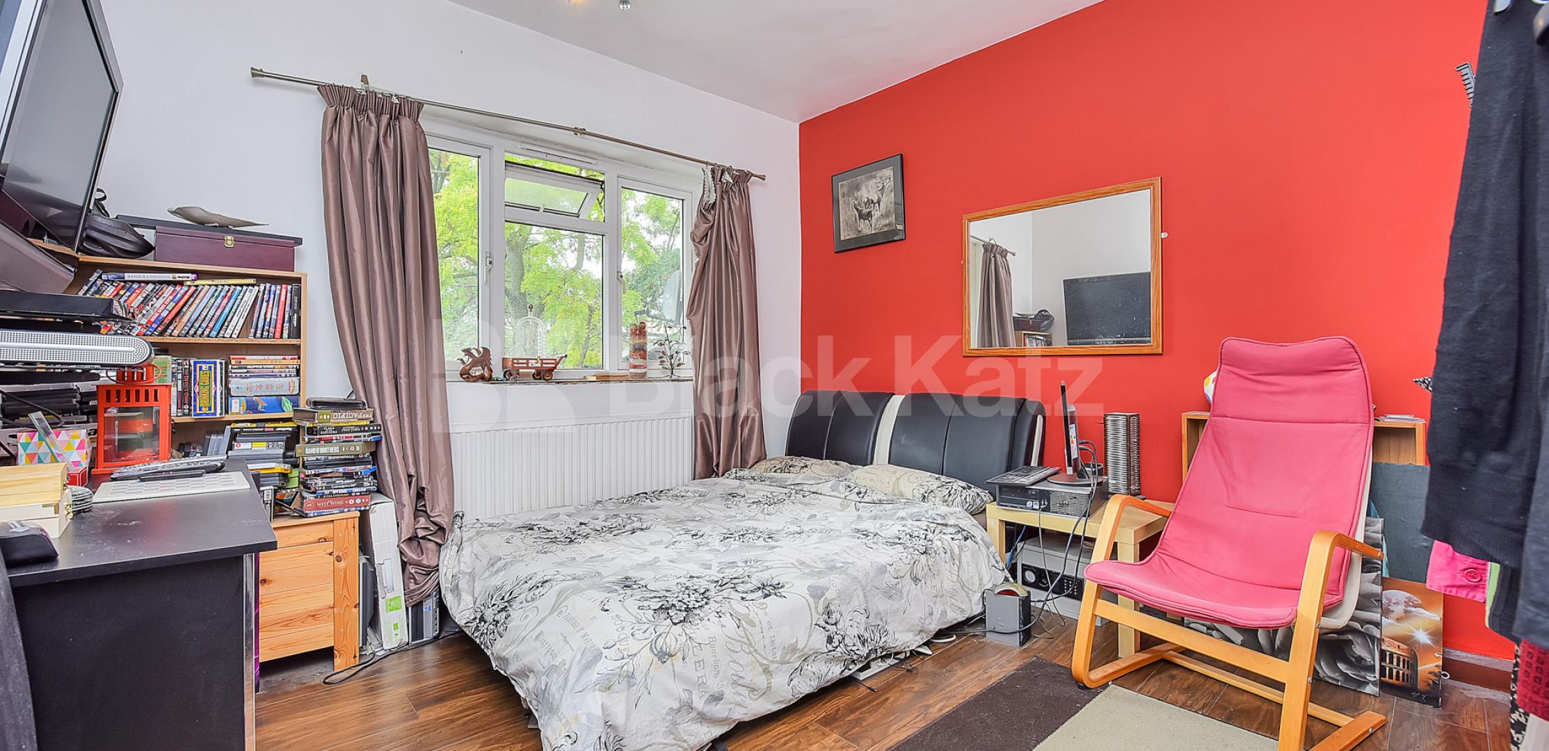 			LET, 1 Bedroom, 1 bath, 1 reception Apartment			 Paradise Road, Stockwell 